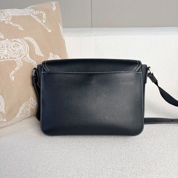 Dior Women Pre-Loved Bag Very Good Condition - Picture 3 of 9